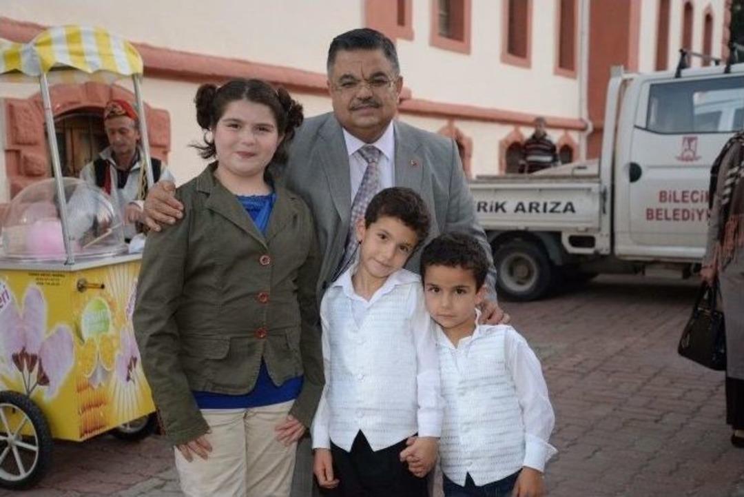 Bilecik Belediyesi Personeli İftar Yemeğinde Bir Araya Geldi