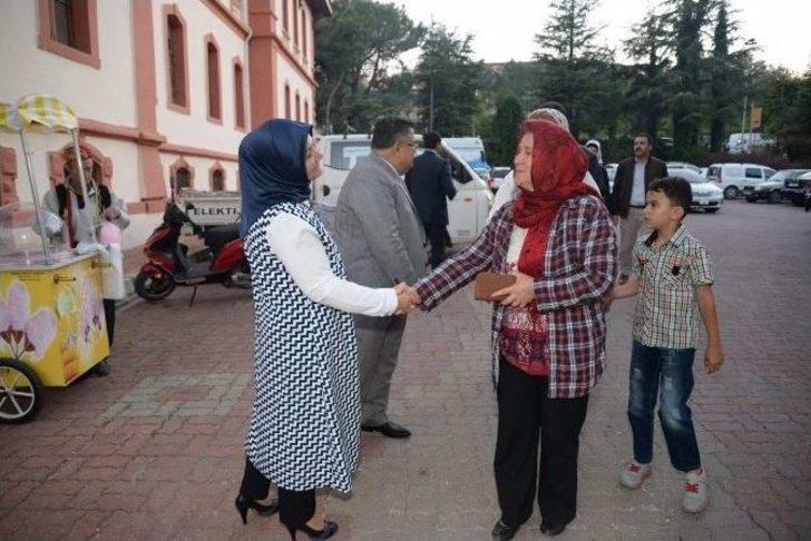 Bilecik Belediyesi Personeli İftar Yemeğinde Bir Araya Geldi G1