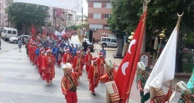 Rışvanlar’ın İstanbul İftarı Binlerce Kişiyi Aynı Sofrada Buluşturdu