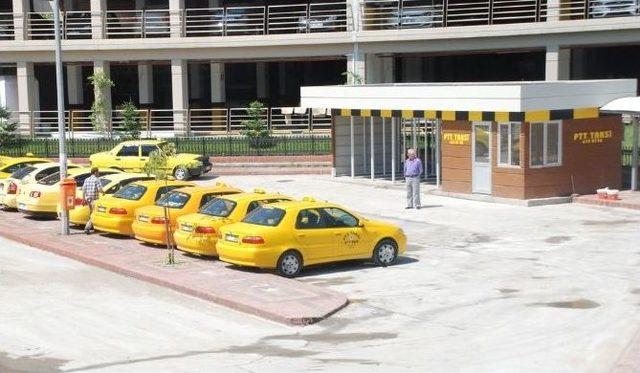 Çaycuma’da Taksi Durakları Modern Hale Geldi