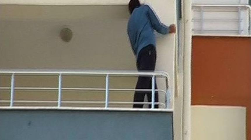 (&ouml;zel Haber) Kar Maskeli İntihar Girişimi