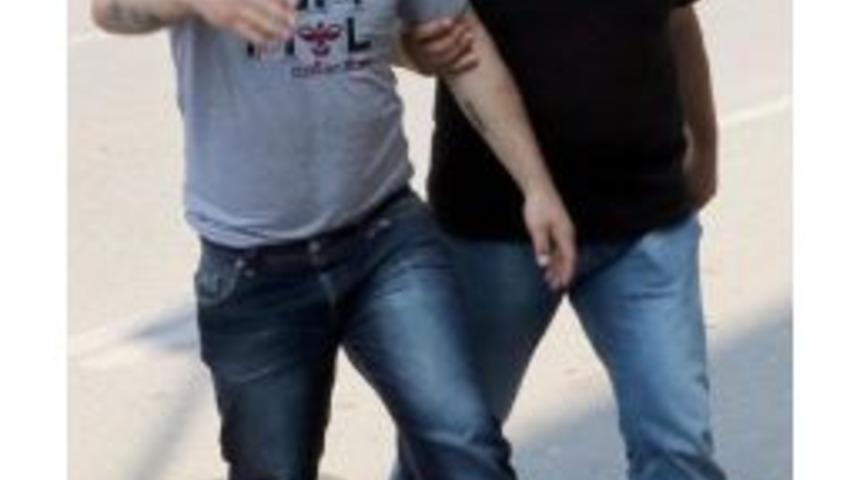 Pompalı T&uuml;fekli Saldırıya Iki G&ouml;zaltı