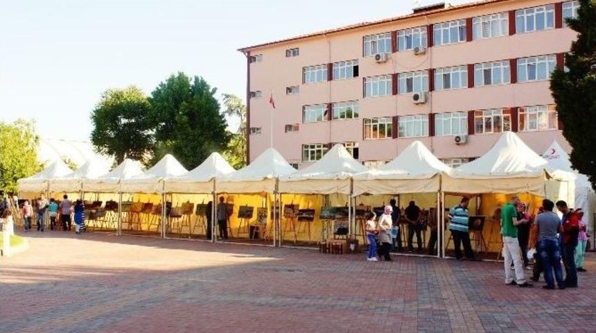 Fotoğraf&ccedil;ılar H&uuml;nerlerini Sergiledi