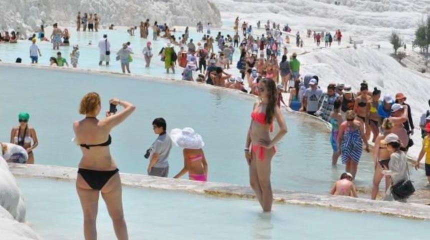 Number Of Tourists Visiting Pamukkale Declines
