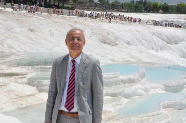 Number Of Tourists Visiting Pamukkale Declines