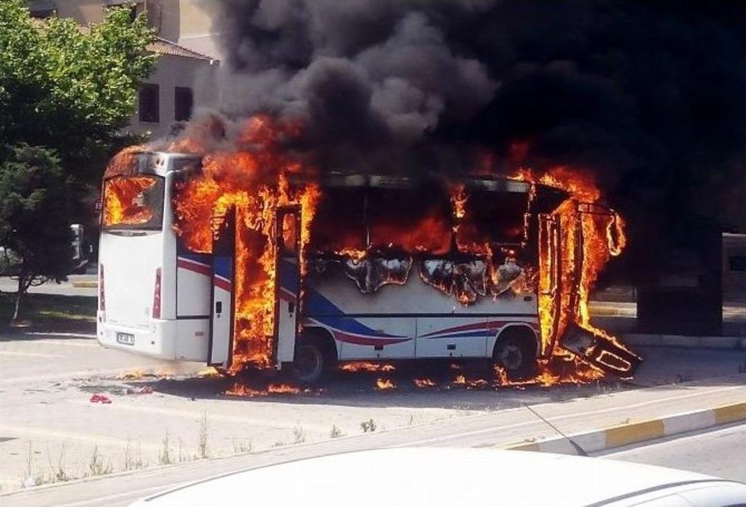 Balıkesir&rsquo;de Toplu Taşıma Arbedesi: 1 Yaralı