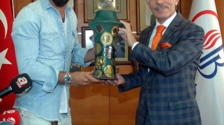 Arda Turan&rsquo;In Ismi Caddeye Verilecek