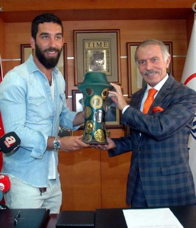 Arda Turan’In Ismi Caddeye Verilecek