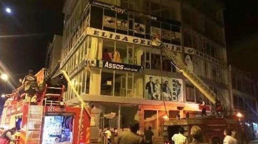 Erciş&rsquo;te İş Yeri Yangını