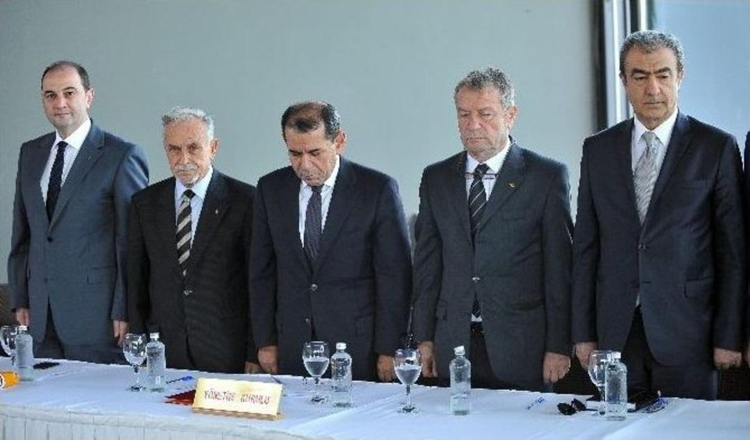 Dursun &Ouml;zbek&rsquo;ten Fenerbah&ccedil;e&rsquo;ye &lsquo;transfer&rsquo; G&ouml;ndermesi