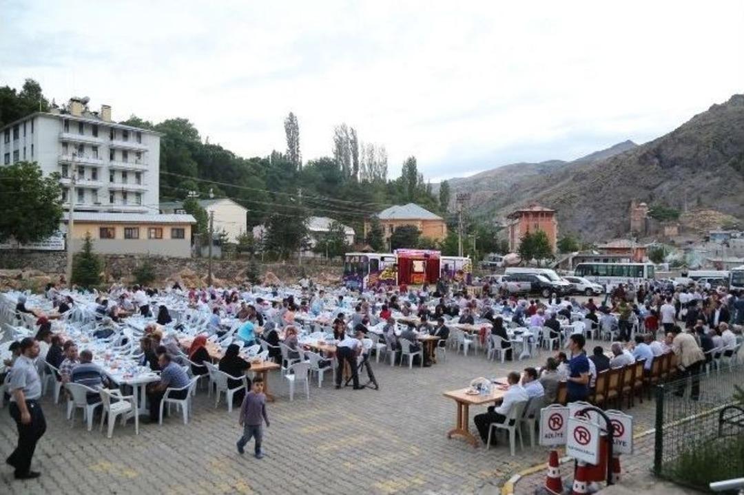 İftar Sofralarında &ldquo;devlet-millet Buluşması&rdquo;