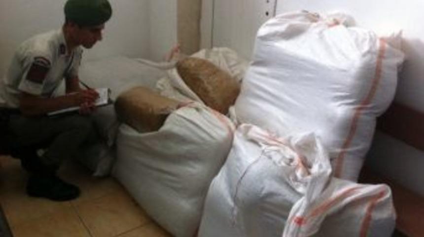 Bursa&rsquo;da 200 Kilo Ka&ccedil;ak T&uuml;t&uuml;n Ele Ge&ccedil;irildi