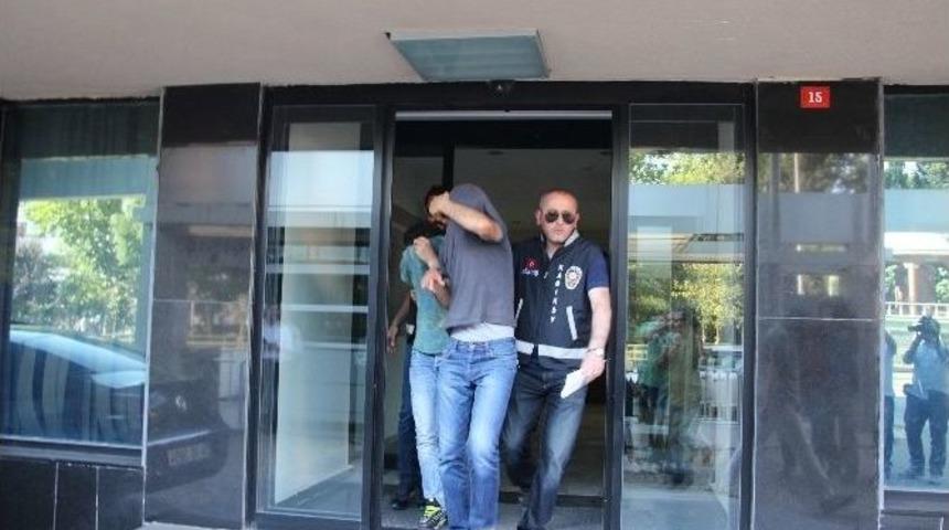 Chp&rsquo;li Meclis &Uuml;yesine Saldıran Zanlılardan 2&rsquo;si Yakalandı