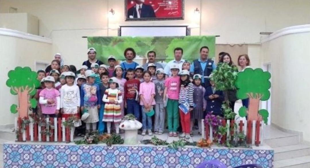 Gediz&rsquo;de &Ouml;ğrencilere Orman Sevgisini Anlatan Tiyatro