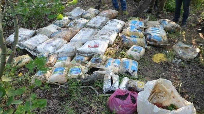 Bingöl’de Terör Örgütüne Ait Mühimmat Ve Gıda Maddesi Ele Geçirildi
