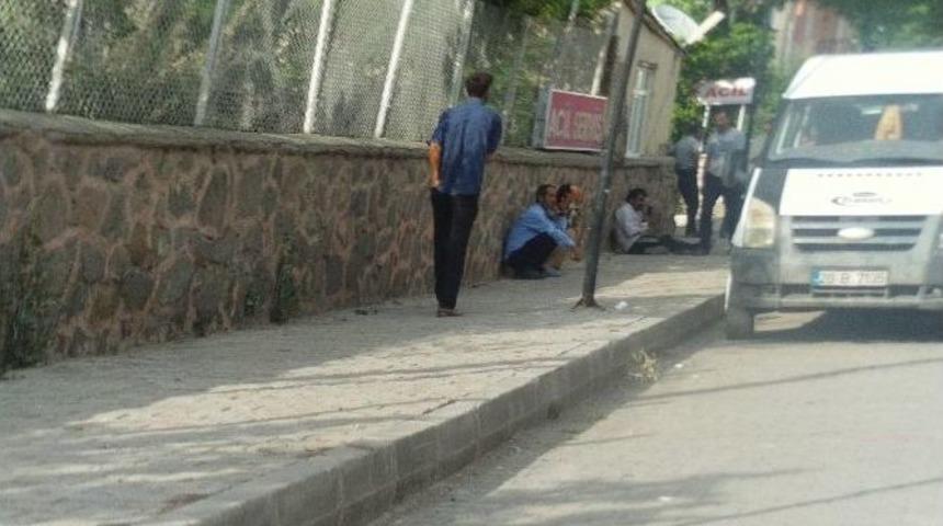 Park Halindeki Trakt&ouml;rden D&uuml;şen &Ccedil;ocuk &Ouml;ld&uuml;