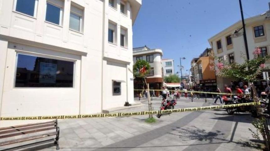 Ş&uuml;pheli Poşetten S&uuml;nnet I&ccedil;in Konfeti Ve S&uuml;s Eşyası &Ccedil;ıktı