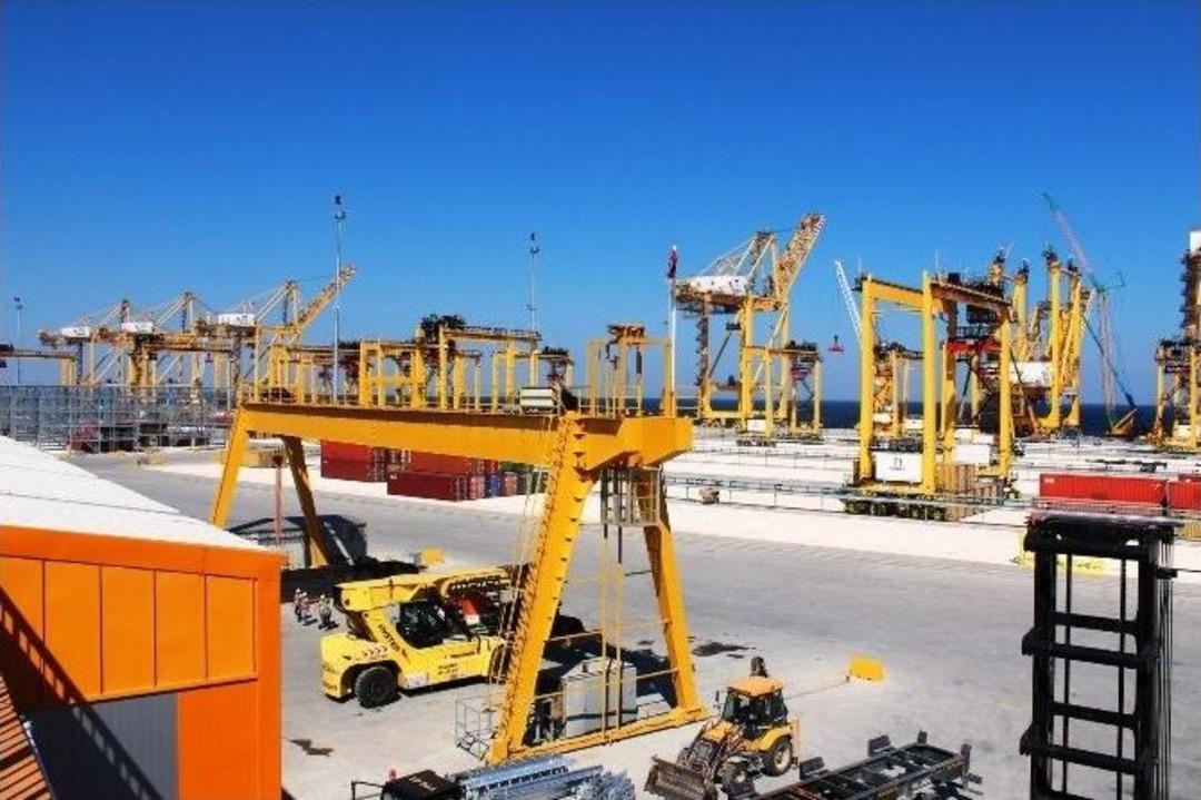 T&uuml;rkiye&rsquo;nin En B&uuml;y&uuml;k Konteynır Limanına İlk Gemi Geldi