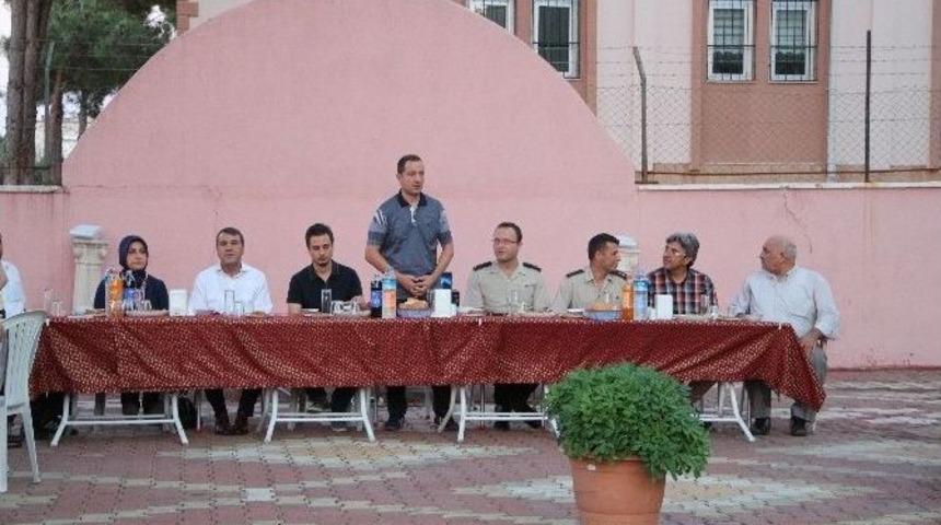 Mut&rsquo;ta Gazi Ve Şehit Ailelerine İftar Yemeği