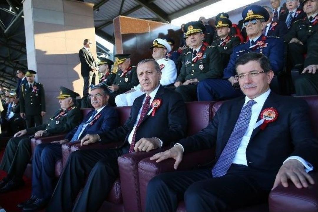 Cumhurbaşkanı Erdoğan, Muhafız Alayı Sancak Devir Teslim T&ouml;renine Katıldı