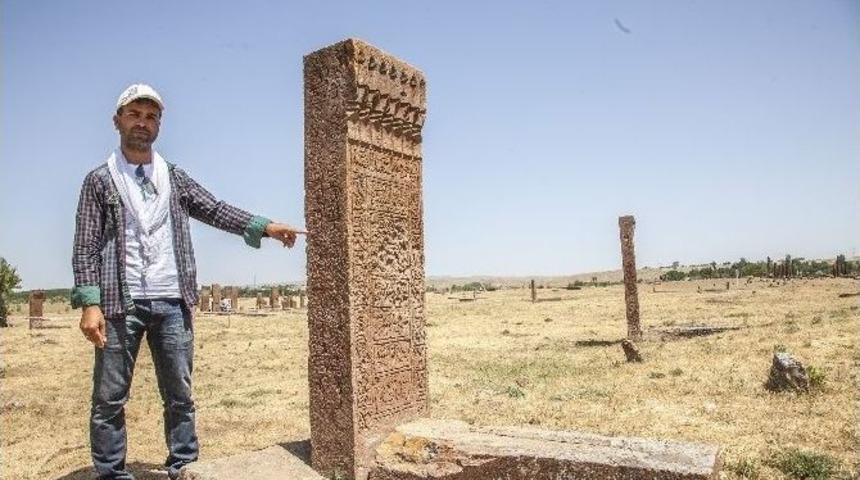 (&ouml;zel Haber) - Sel&ccedil;uklu Mezarlığı&rsquo;nda İlk Defa G&ouml;r&uuml;ld&uuml;