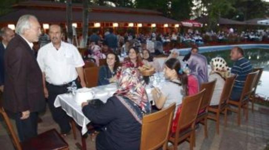 Mahalle Muhtarları Ve Stk&rsquo;lara İftar