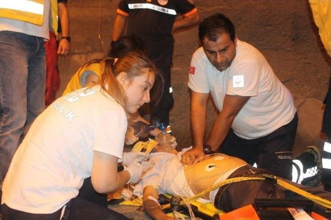 Ehliyetsiz S&uuml;r&uuml;c&uuml; Dehşet Sa&ccedil;tı: 1 &Ouml;l&uuml;, 2 Yaralı