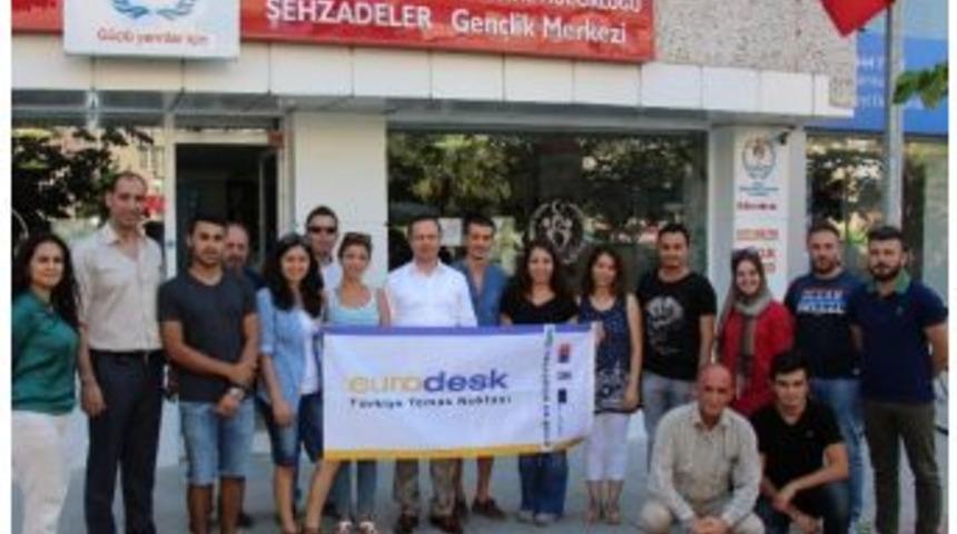 Gençlik Merkezi Gönüllü Gençleri Avusturya Yolcusu