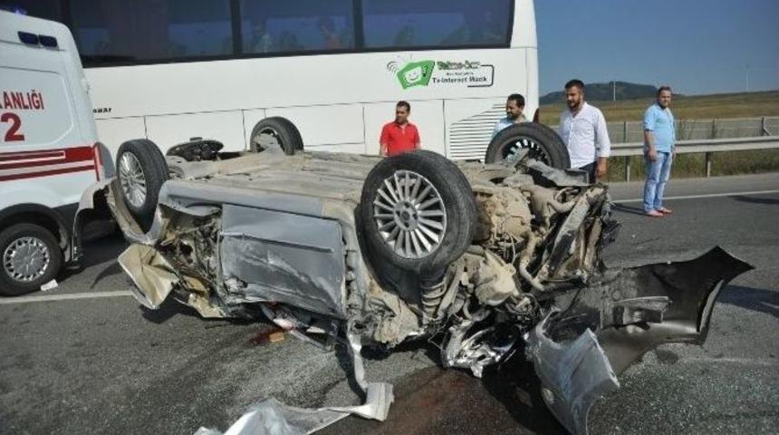 Bursa&rsquo;da Otomobil Takla Attı: 1&rsquo;i Ağır 4 Yaralı