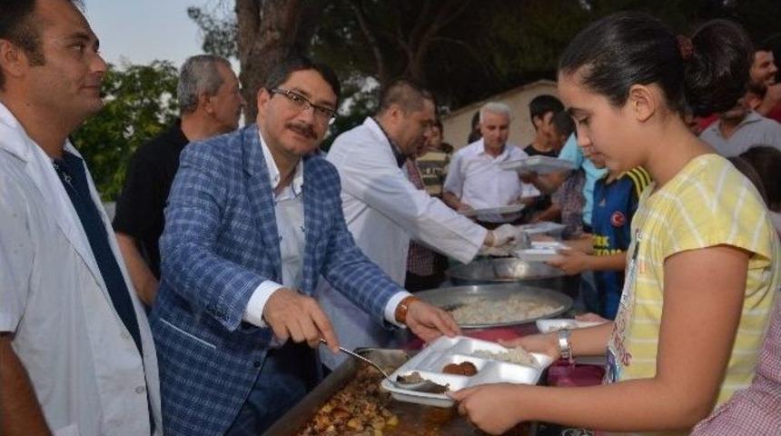 Başkan &Ccedil;elik İftarda Yeşilk&ouml;y Halkıyla Buluştu