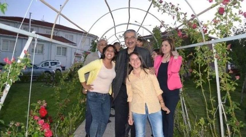 Sevgi Evlerinde İftar Yemeği