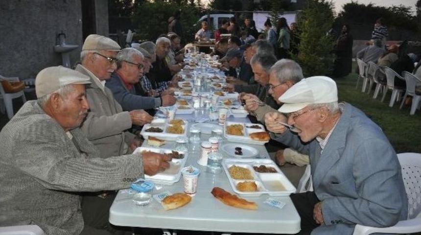 Odunpazarı Belediyesi&rsquo;nden 4 Kırsal Mahallede Daha İftar Yemeği