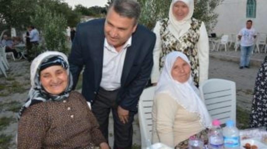 Başkan &Ccedil;er&ccedil;i İki Mahallede İftar Programına Katıldı