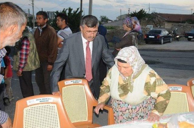 Belediyeden Yukarı Kayabaşında İftar Yemeği