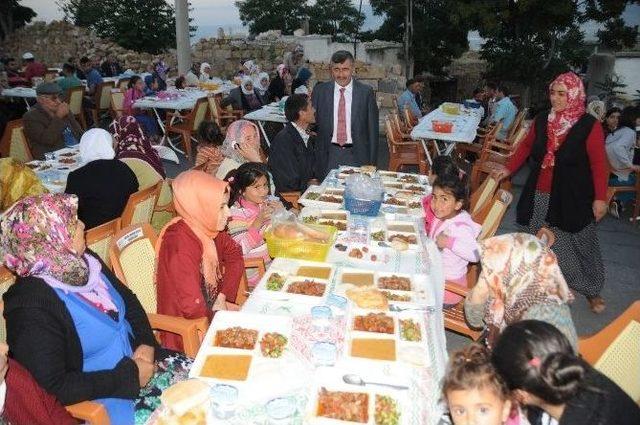 Belediyeden Yukarı Kayabaşında İftar Yemeği