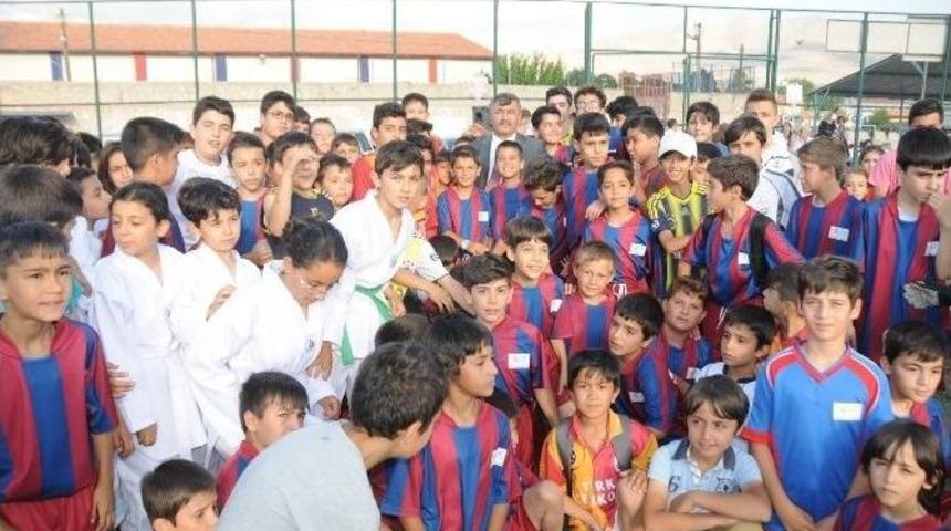 Niğde Belediyesi Yaz Spor Okulu A&ccedil;ıldı