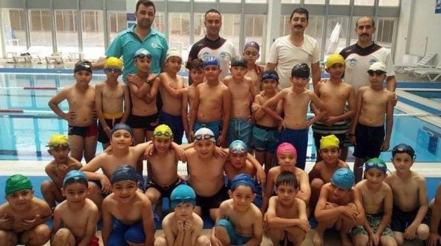 Vatandaşlar Yüzme Dersinden Memnun