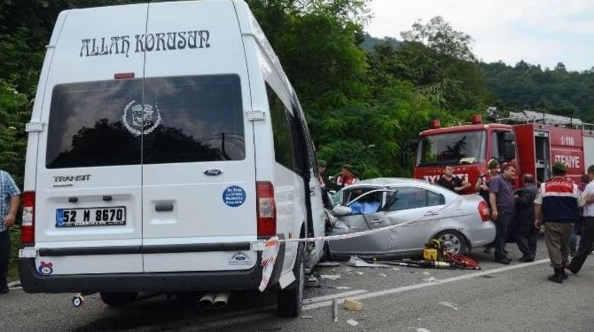 Fatsa&rsquo;da Trafik Kazası: 1 &Ouml;l&uuml;, 11 Yaralı
