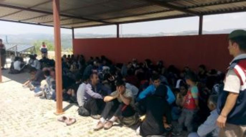 &Ccedil;anakkale&rsquo;de Ka&ccedil;ak G&ouml;&ccedil;men Operasyonu