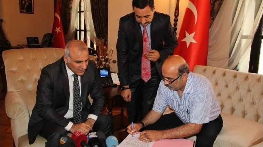 İhalesi Biten Spor Sahalarının Protokol İmzası Atıldı