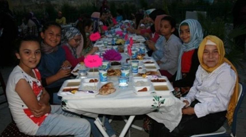 M&uuml;ft&uuml;l&uuml;kten Kurs &Ouml;ğrencilerine İftar