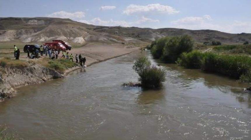 Sakarya Nehri'nde Suriyeli 3 Iş&ccedil;iden 1'i Boğuldu, 1'i Kayıp (2)- Yeniden
