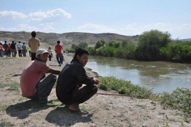 Sakarya Nehri'nde Suriyeli 3 Işçiden 1'i Boğuldu, 1'i Kayıp (2)- Yeniden