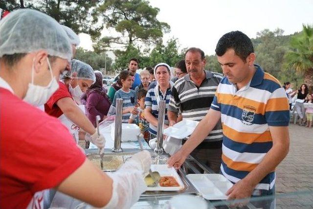 Kızılağaç Ve Yalıçiftlik’te Aynı Günde İftar Yemeği