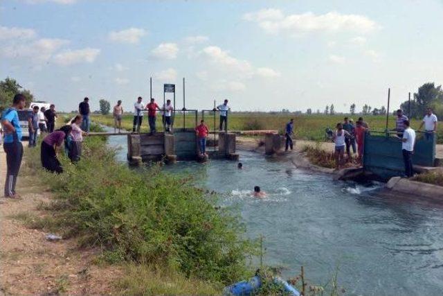 Serinlemek I&ccedil;in Sulama Kanalına Giren 2 Tarım Iş&ccedil;isi Kayboldu 2