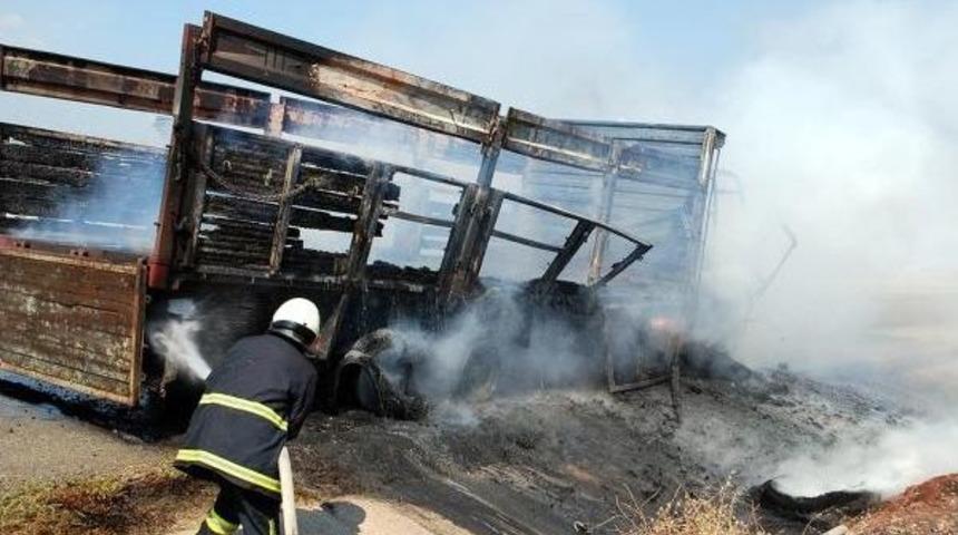 Kamyon Yangında K&uuml;le D&ouml;nd&uuml;