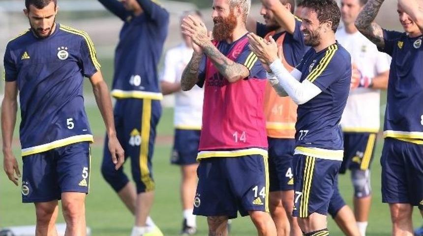 Fenerbah&ccedil;e&rsquo;de Neşeli Antrenman