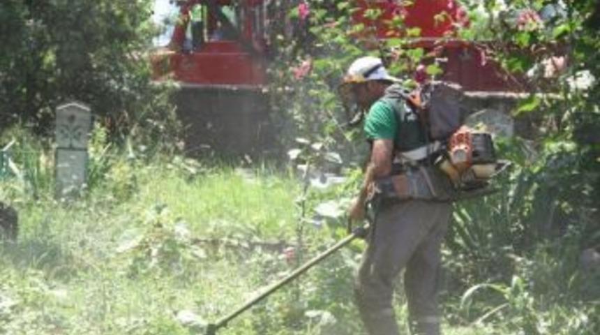 Akyazı&rsquo;da Bayram Temizliği Hızla Devam Ediyor