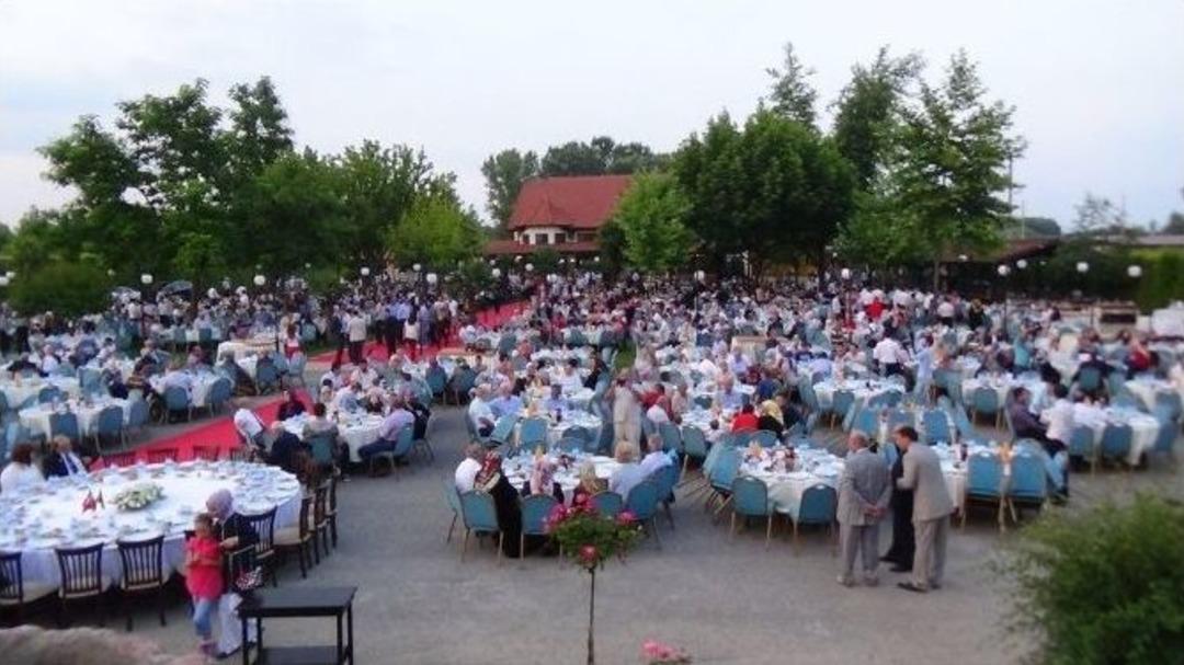 Sakarya&rsquo;da Şehit Aileleri, Gazi Ve Gazi Yakınlarına İftar Yemeği Verildi