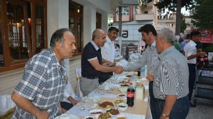 Başkan Kara İftarda Muhtarlarla Bir Araya Geldi